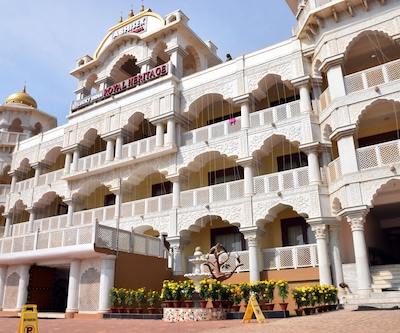 Lucky India Royal Heritage Hotel